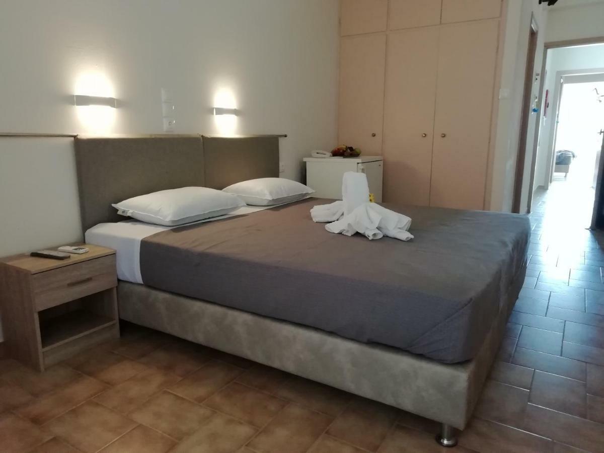 Golden Star Hotel Ajía Marína Kültér fotó